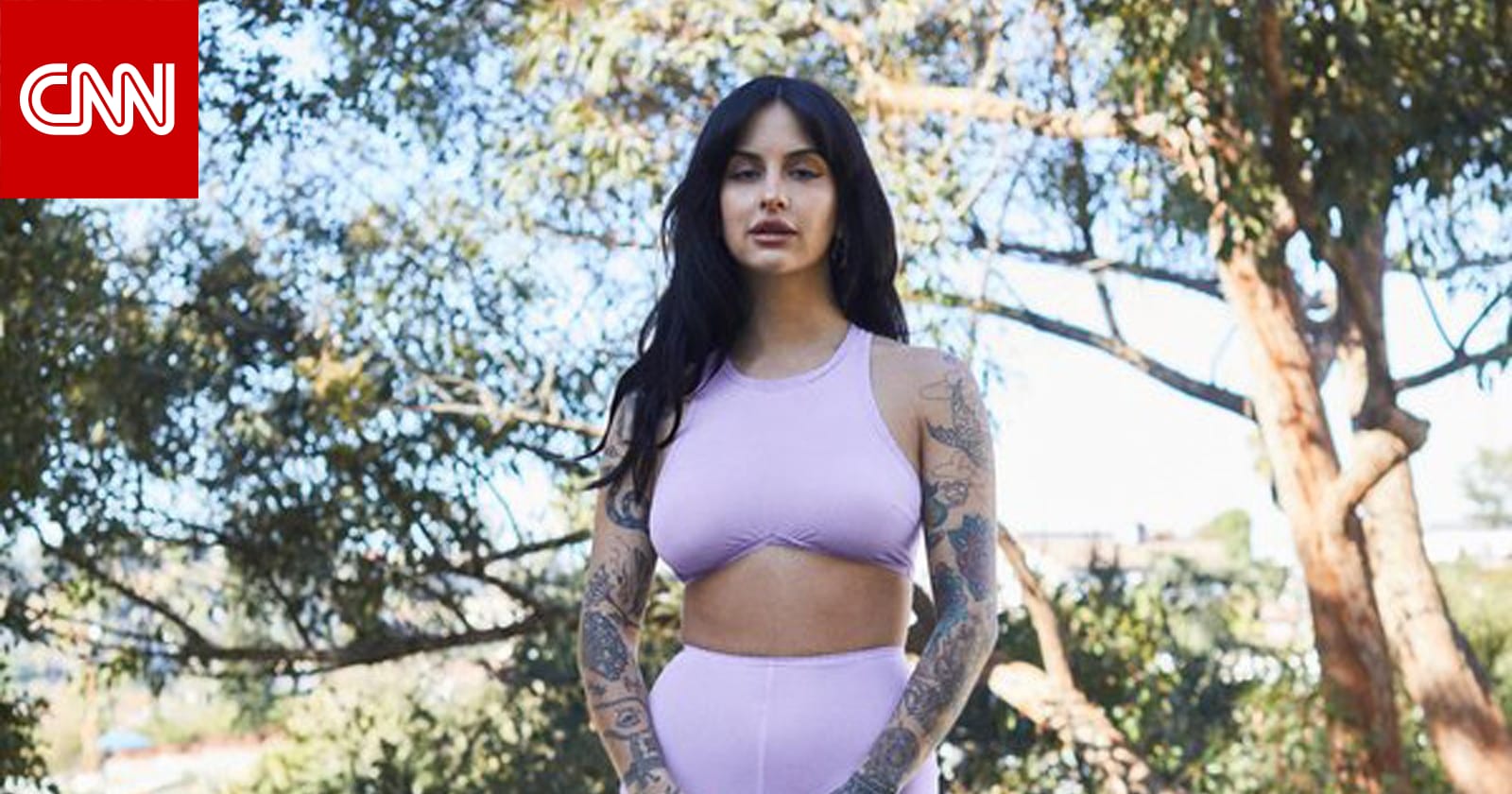 المغنية ريانا تقدم منتجاً جديداً ضمن خطها الخاص للملابس الداخلية وتثير الحيرة