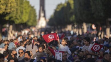المرزوقي “يستجير” بفرنسا واحتجاجات “يوم النفير” في تونس بعد أسبوع من “يوم رجم الشياطين”