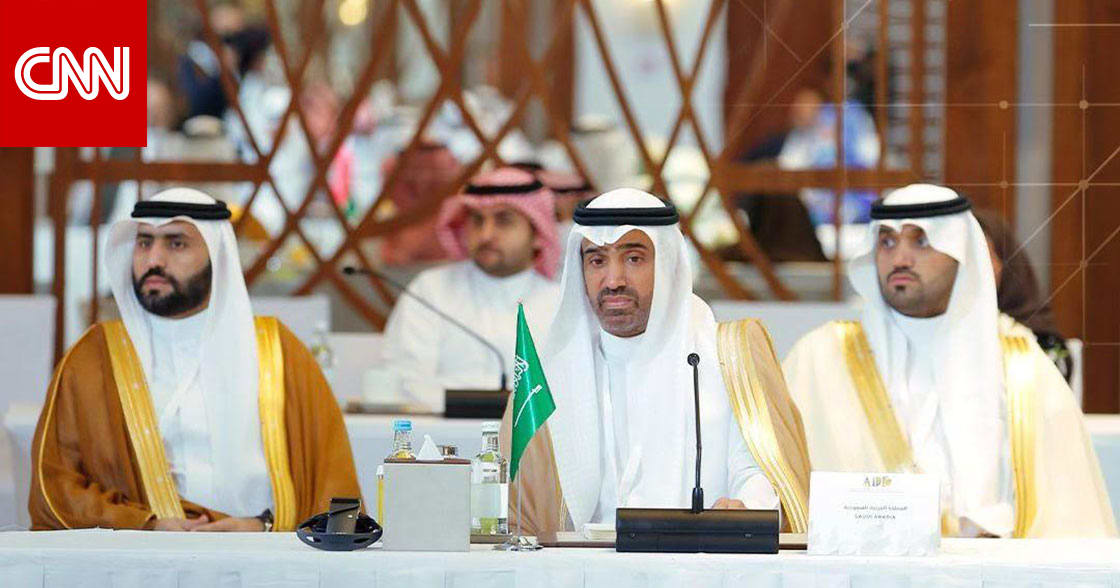 السعودية.. فيديو استقبال أم عايض “مشهورة الأعراس” لوزير الموارد يثير تفاعلا