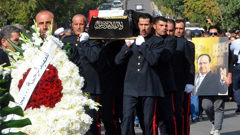 تشييع الفنان الكبير صباح فخري في جنازة من دمشق إلى حلب.. كيف نعاه محبوه والفنانون؟