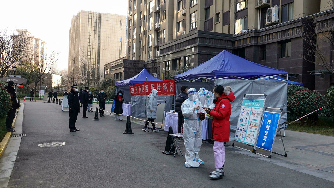 أوميكرون تكتسح أوروبا والولايات المتحدة فيما منظمة الصحة تحذر من الأسوأ