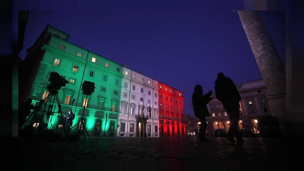 إيطاليا تفكك شبكة احتالت على الحكومة بملايين اليوروهات من ائتمانات كوفيد الضريبية