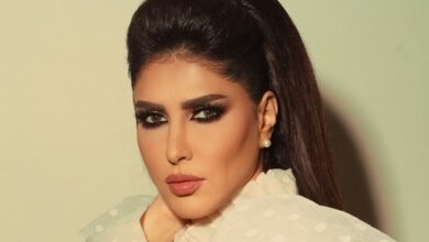 زهرة-عرفات-تلفت-الأنظار.-وتخمينات-حول-أول-ظهور-لابنتها