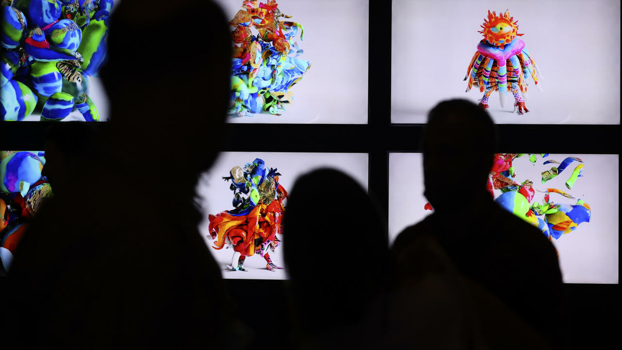 الفن الرقمي يزدهر في دبي الطامحة لأن تصبح مركزا للعملات المشفرة