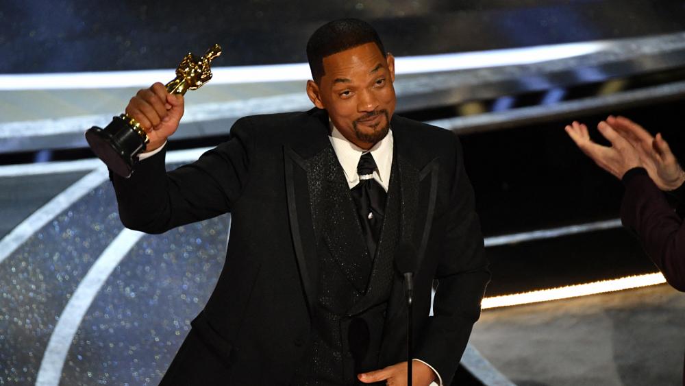 ويل سميث.. مسيرة كبيرة برع فيها في الغناء والتمثيل وإثارة الجدل