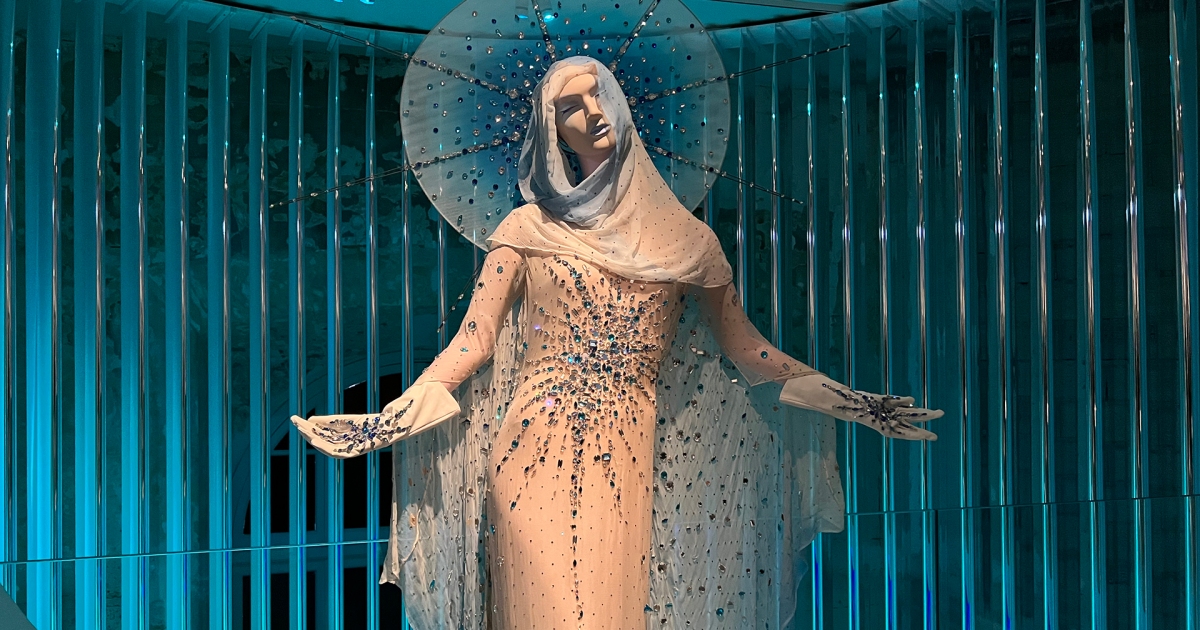 تييري موغلر.. الجنون الإبداعي في متحف الفنون الزخرفية بباريس