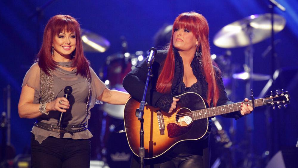 وفاة المغنية الأميركية ناومي جاد عن 76 عاماً