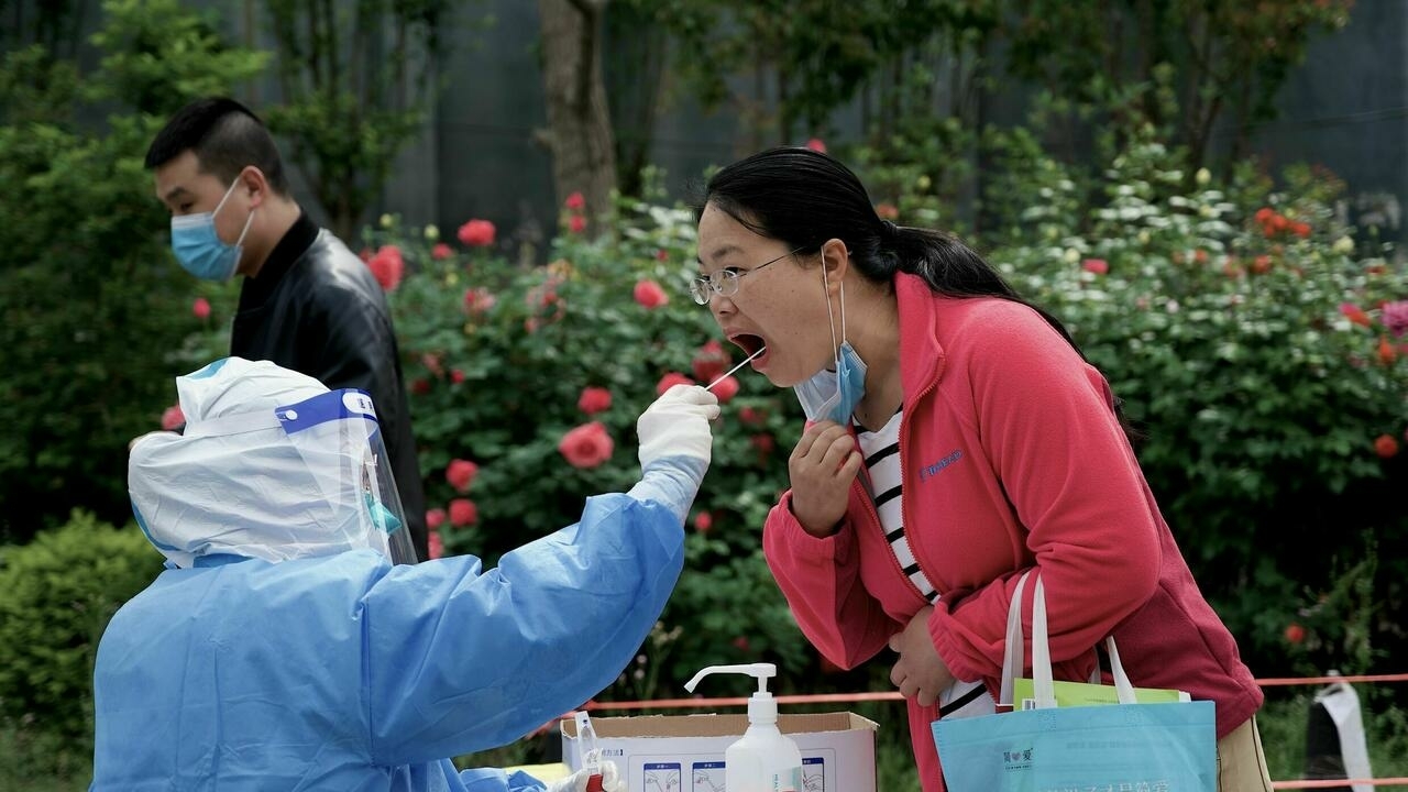 قيود صحية جديدة لمكافحة كوفيد-19 تحوّل بكين إلى مدينة أشباح