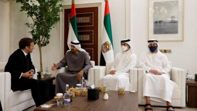 قادة العالم يتقاطرون على أبوظبي للتعزية في وفاة الشيخ خليفة ورئيس الإمارات الجديد يستقبل ماكرون