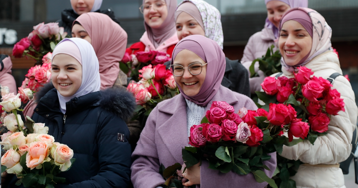 الحجاب رمز تاريخي للنضال ضد القمع والاضطهاد الذي تعرض له المسلمون في العالم