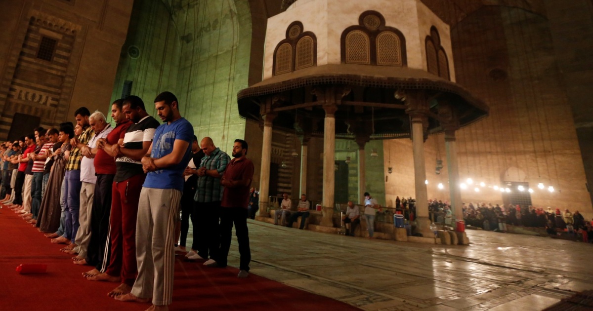 هيومن رايتس ووتش تطالب مصر برفع القيود عن الشعائر الدينية