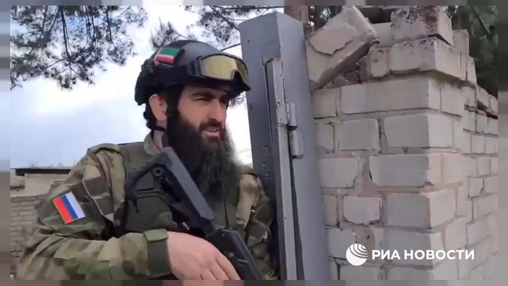 شاهد: روسيا تنشر صورا لمقاتلين في لوهانسك تزعم أنهم من وحدة القوات الخاصة الشيشانية “أخمات”