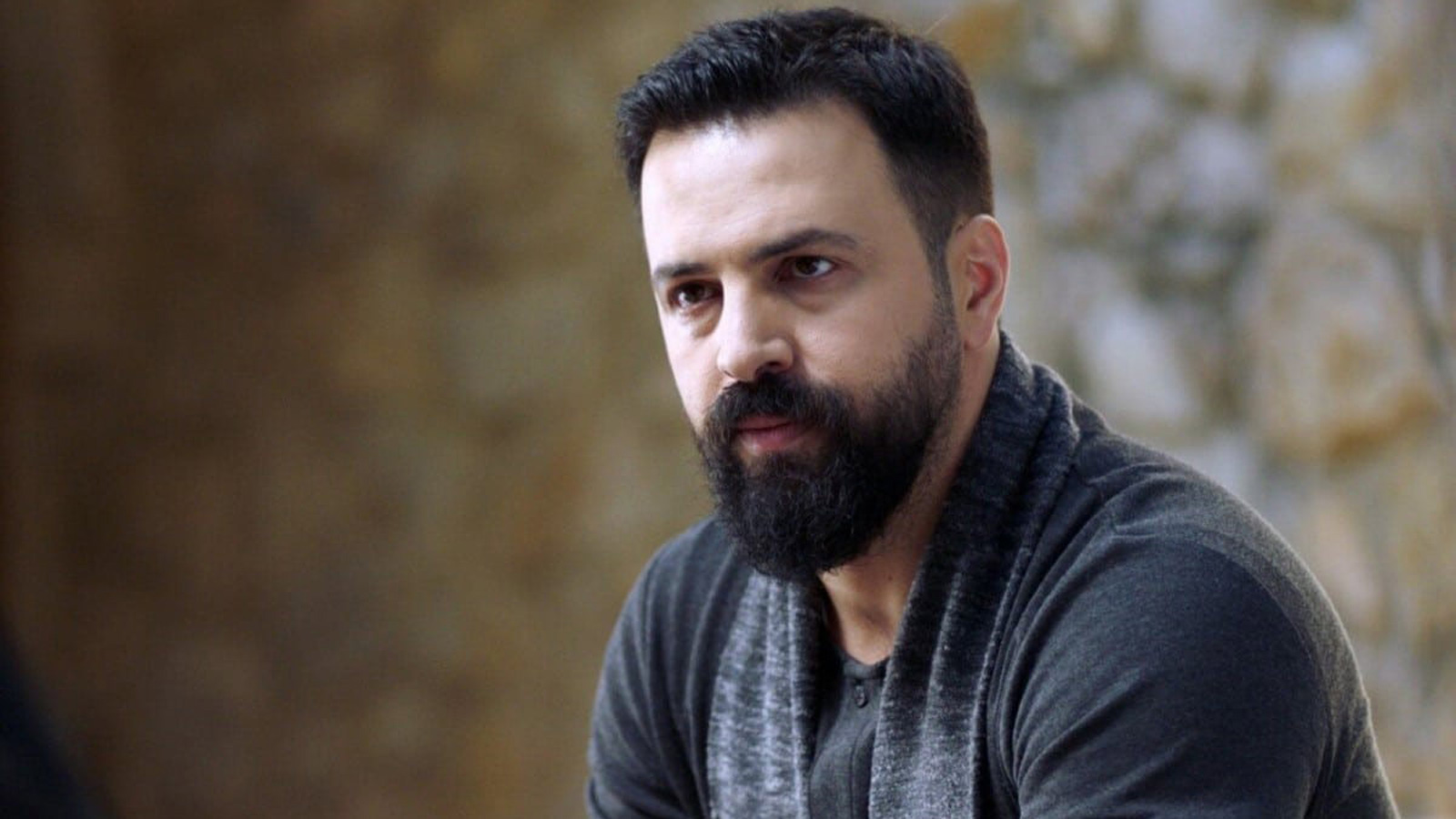 تيم حسن يحتفل بتخرج ابنه ورد من المدرسة