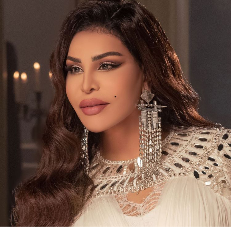 أحلام في أجازة طويلة مع عائلتها وهذا من حقها