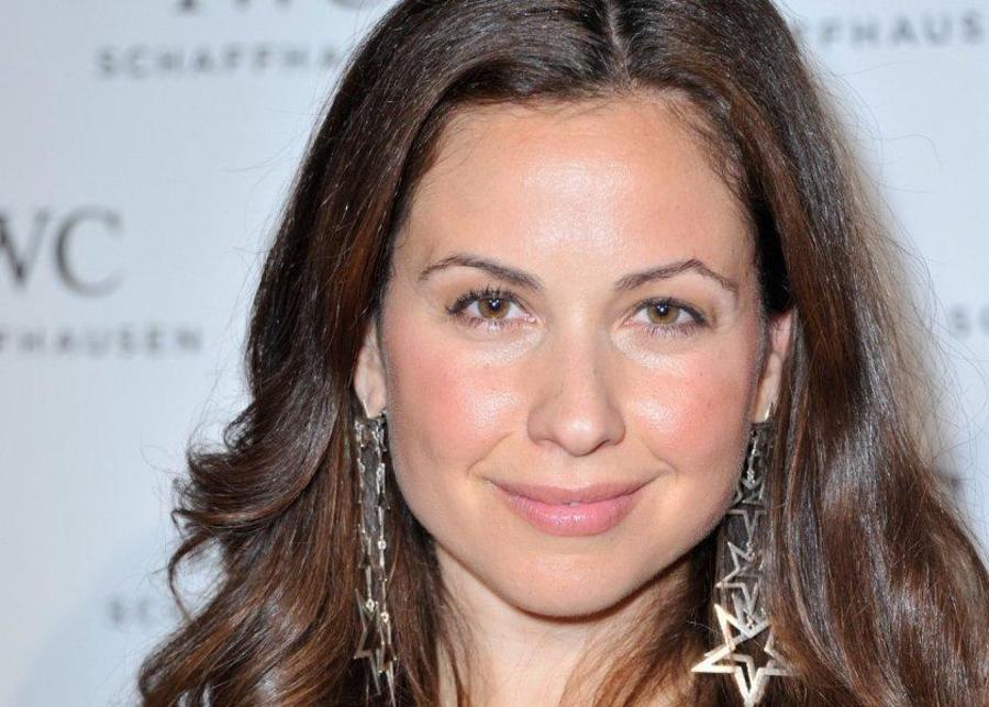 ابنة ريا أبي راشد تقاطعها خلال مقابلتها مع رايان غوسلينغ