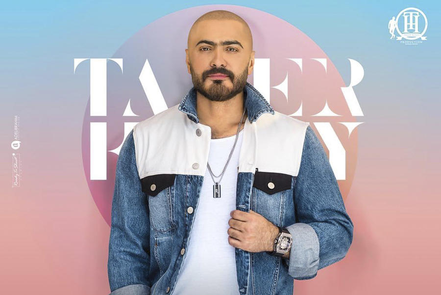 تامر حسني يوجه نصائح مؤثرة بشأن بر الوالدين