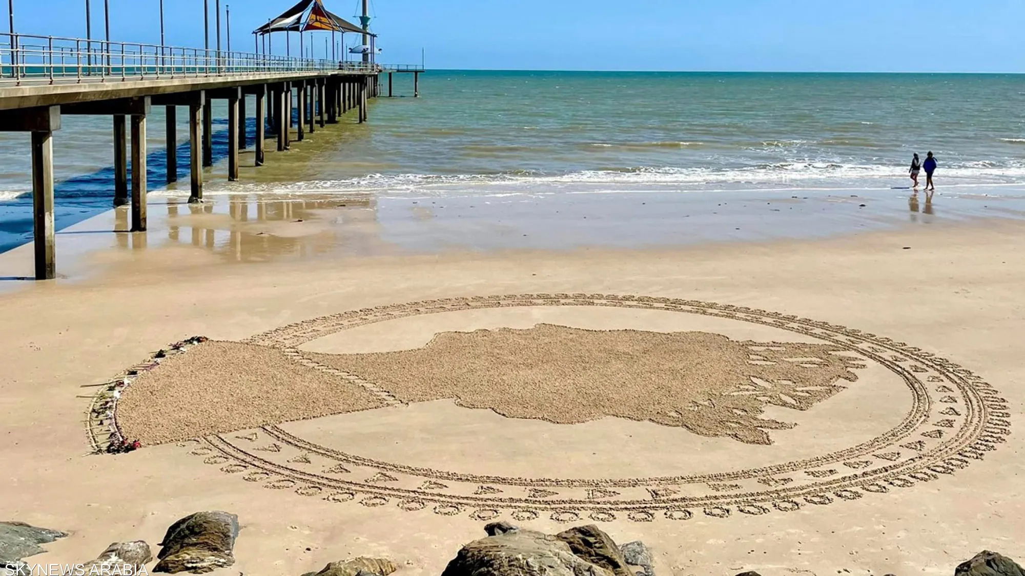 سو نورمان تودع الملكة إليزابيث بطريقتها الخاصة