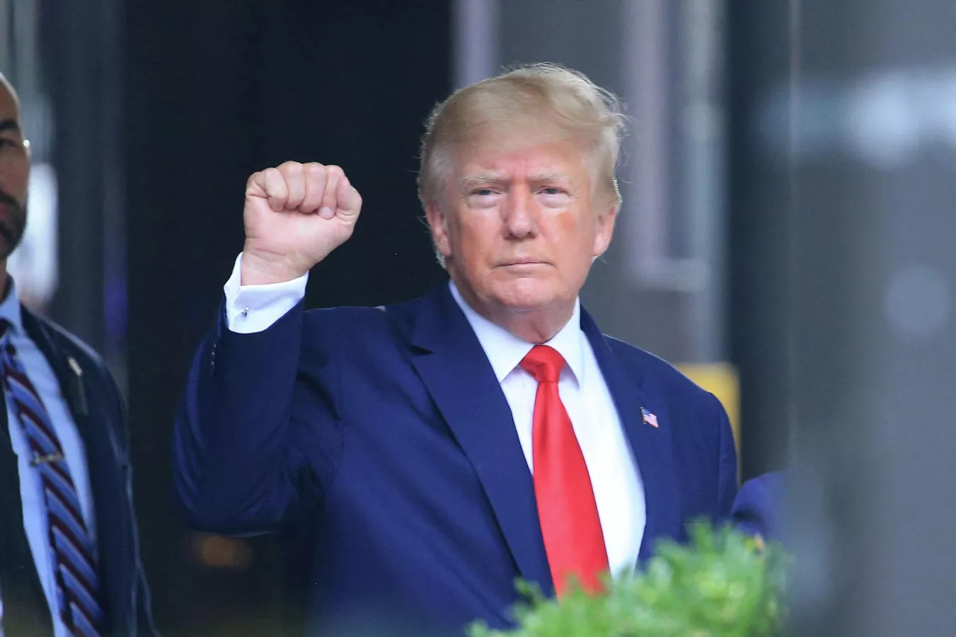 كاتبة شهيرة تستعد لمقاضاة دونالد ترامب