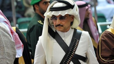 مقطع فيديو يظهر الأمير الوليد بن طلال مع حفيداته