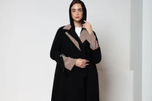 عبايات بموديل المعطف