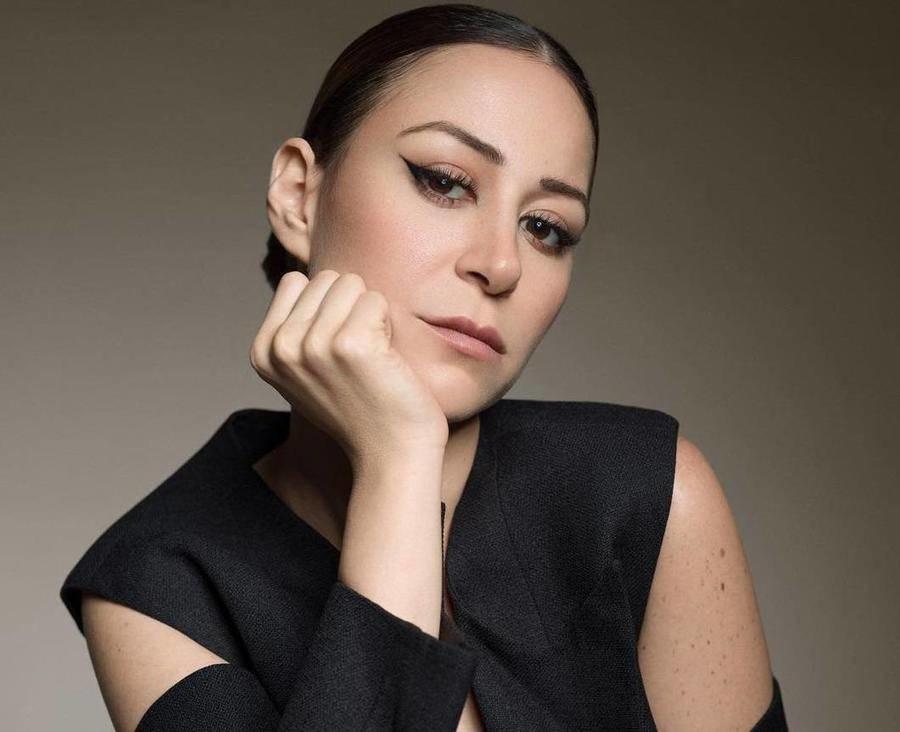 حيازة منة شلبي على مواد مخدرة والقبض عليها بمطار القاهرة