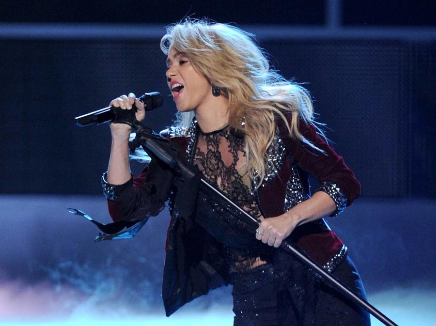 أنباء حول دخول شاكيرا في علاقة عاطفية جديدة