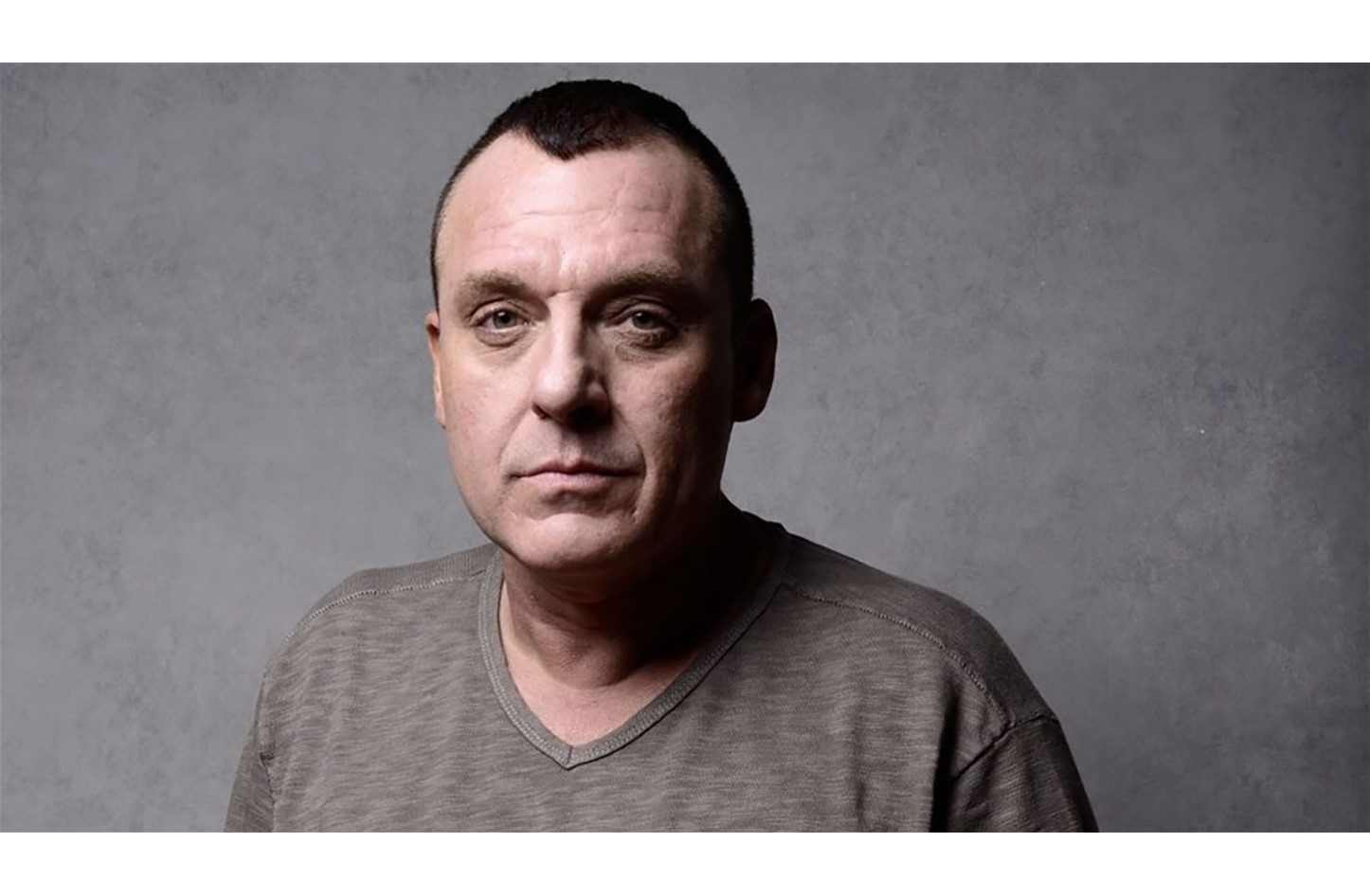 رحيل الممثل الأمريكي توم سيزمور عن عمر يناهز 61 عامًا