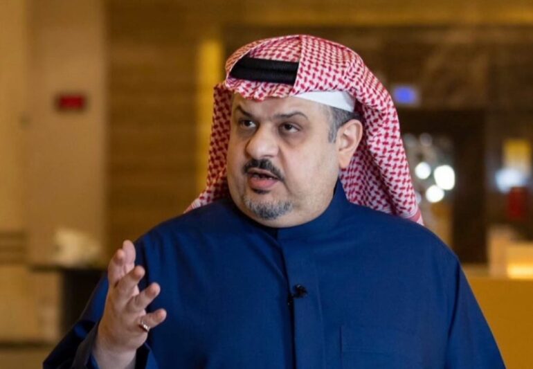 تعرض الأمير عبدالرحمن بن مساعد لوعكة صحية ونقله إلى المستشفى