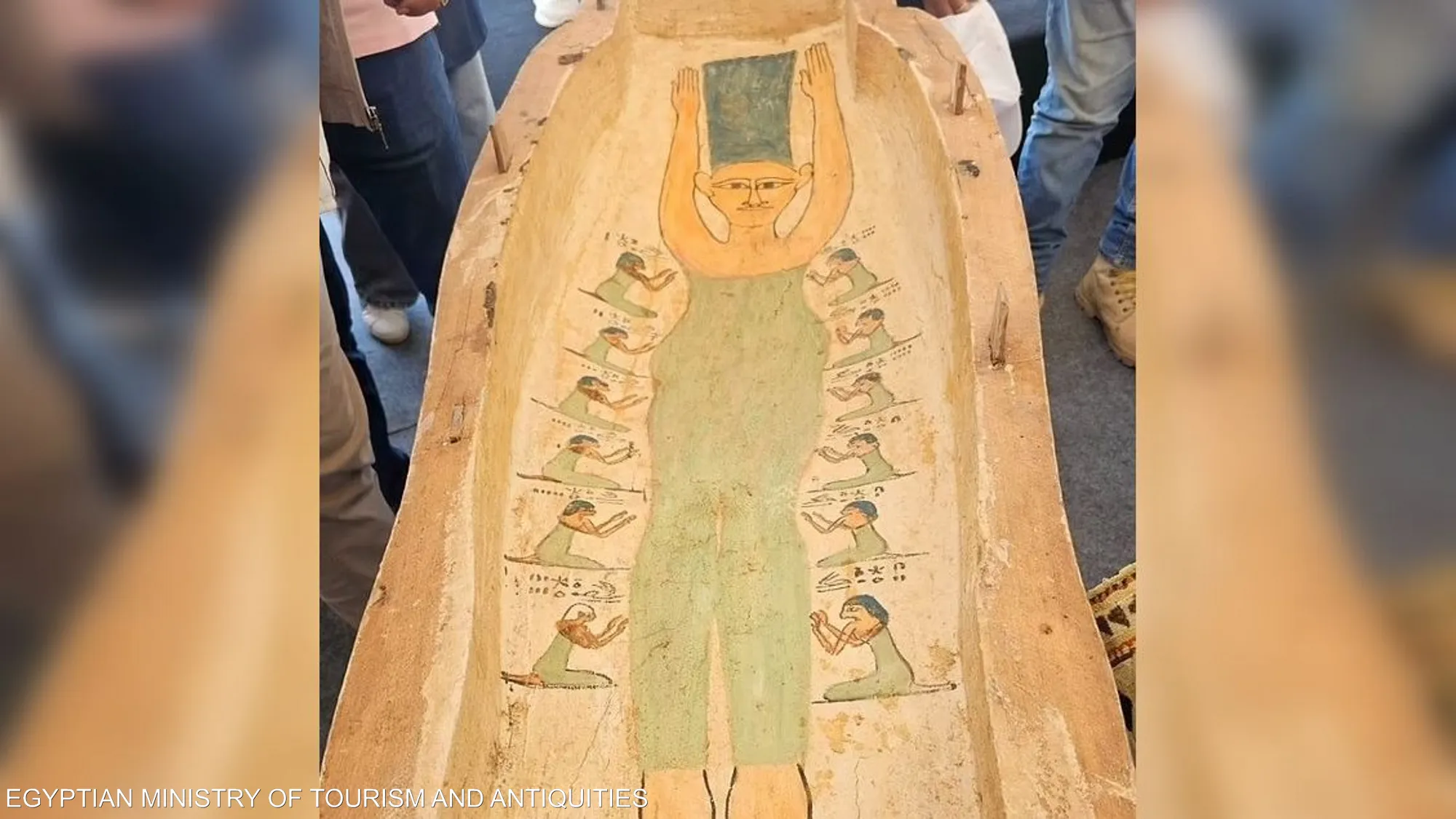 مصر تنبأت بمسلسل سيمبسون .. تابوت مومياء مصرية يثير الجدل