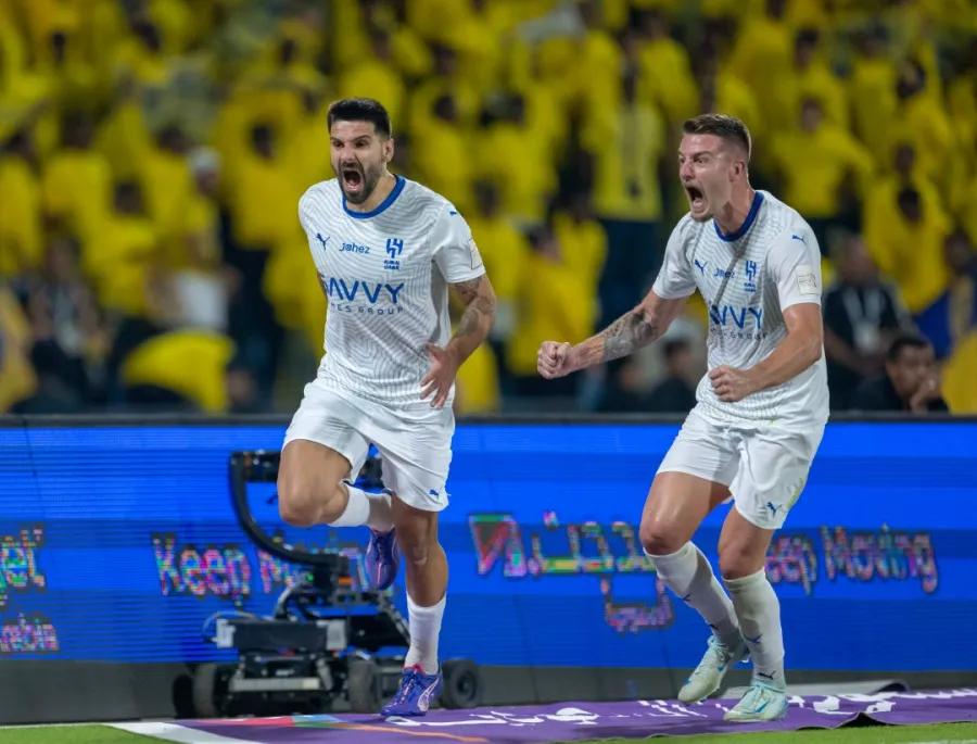 الهلال يهزم النصر برباعية ويتوج بكأس الدرعية للسوبر السعودي