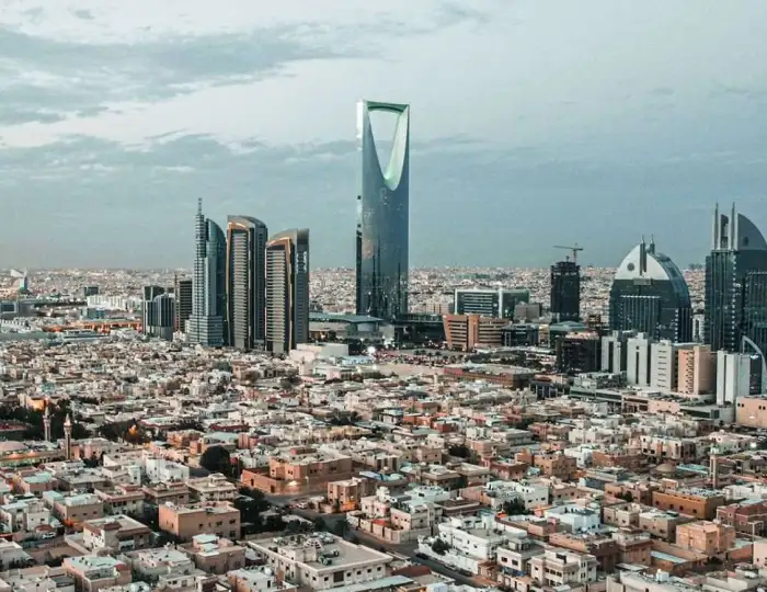 المملكة تعلق الرسوم البلدية على التراخيص التجارية للفنادق والمجتمعات