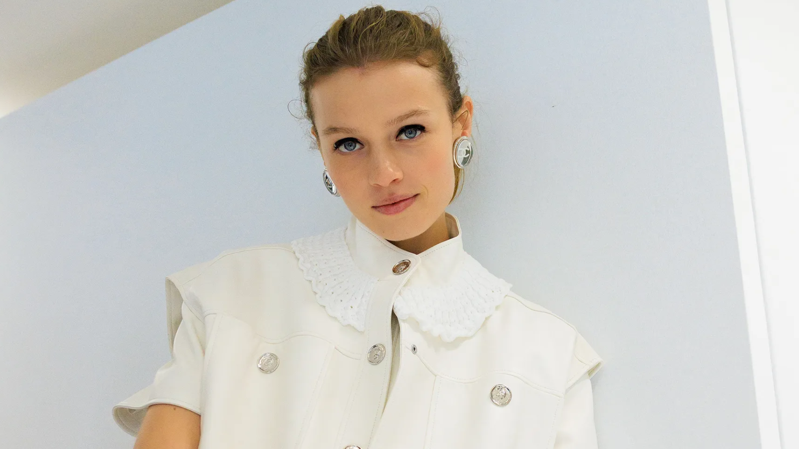 Chanel تعود بعرض مذهل إلى القصر الكبير في باريس