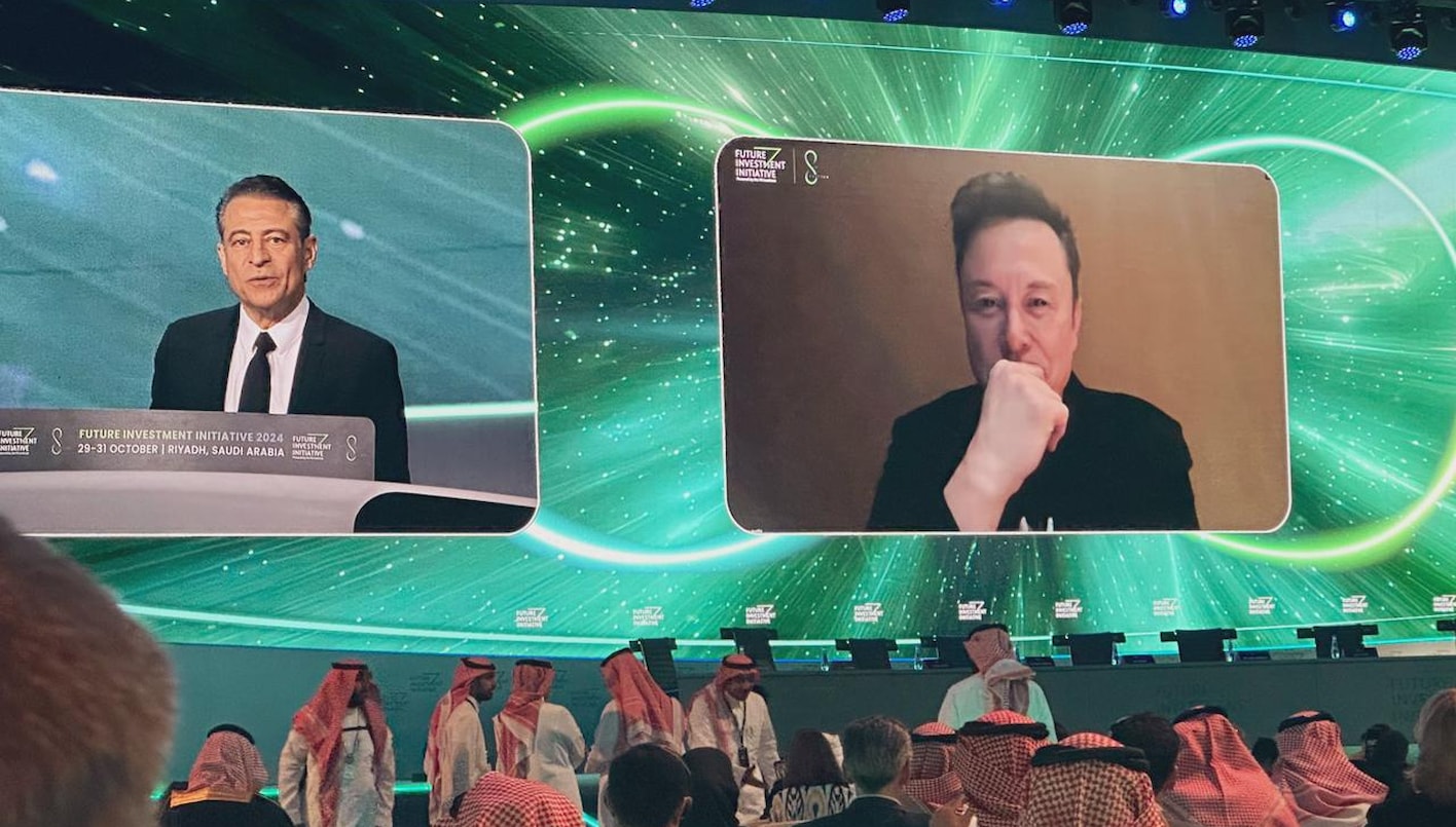 إيلون ماسك في مبادرة الاستثمار المستقبلية: الروبوتات ستتفوق على البشر بحلول عام 2040