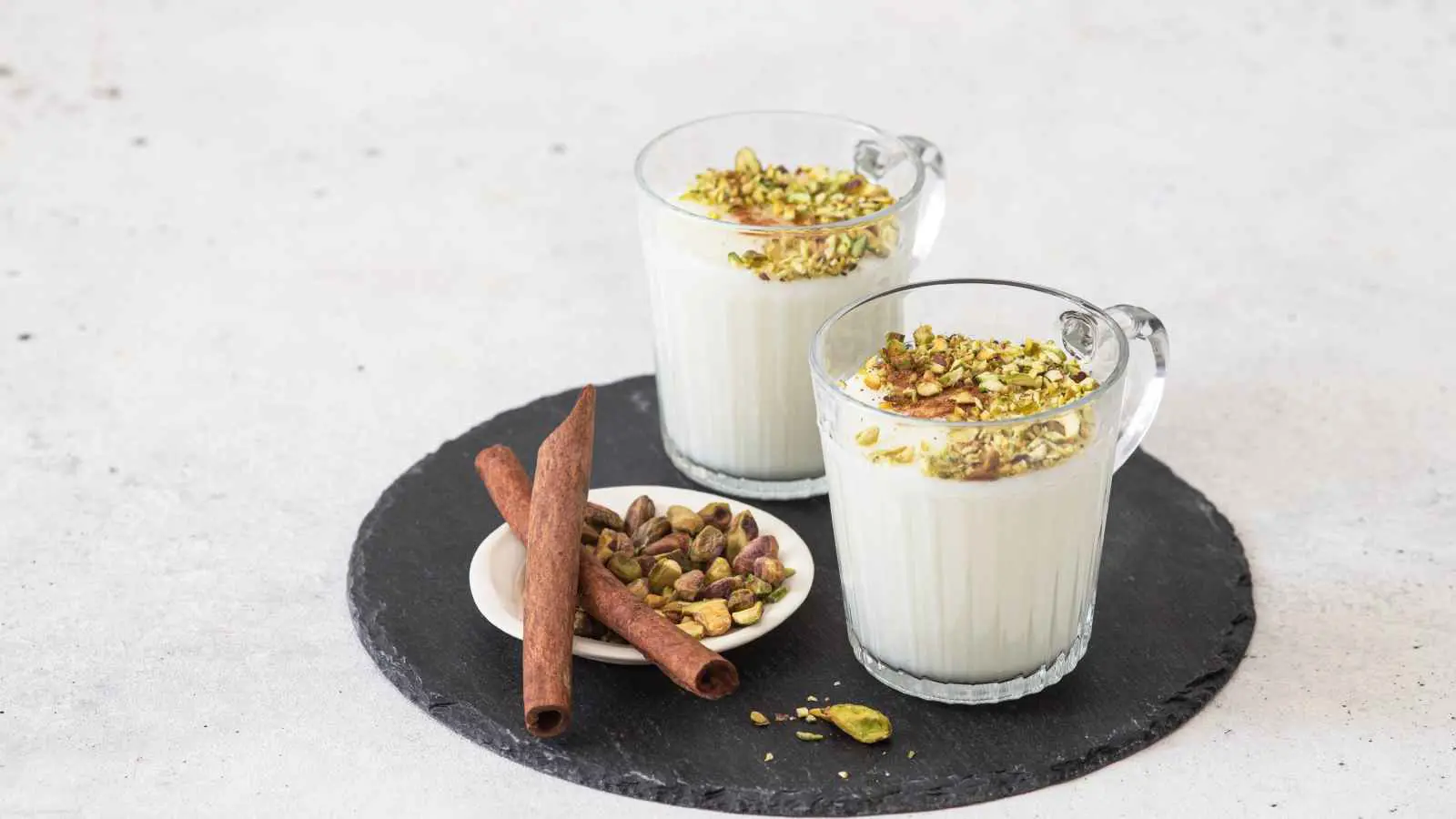 السحلب مشروب الشتاء الدافىء وطريقة تحضيره