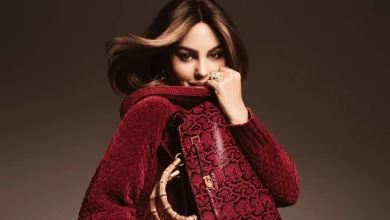 جورجينا رودريغيز تتألق في حملة GUESS العالمية لموسم أعياد 2024
