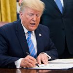 ترامب يدرس فرض حظر سفر جديد يستهدف 43 دولة