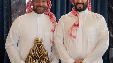 سمو ولي العهد يستقبل يزيد الراجحي بعد فوزه التاريخي برالي داكار المملكة 2025