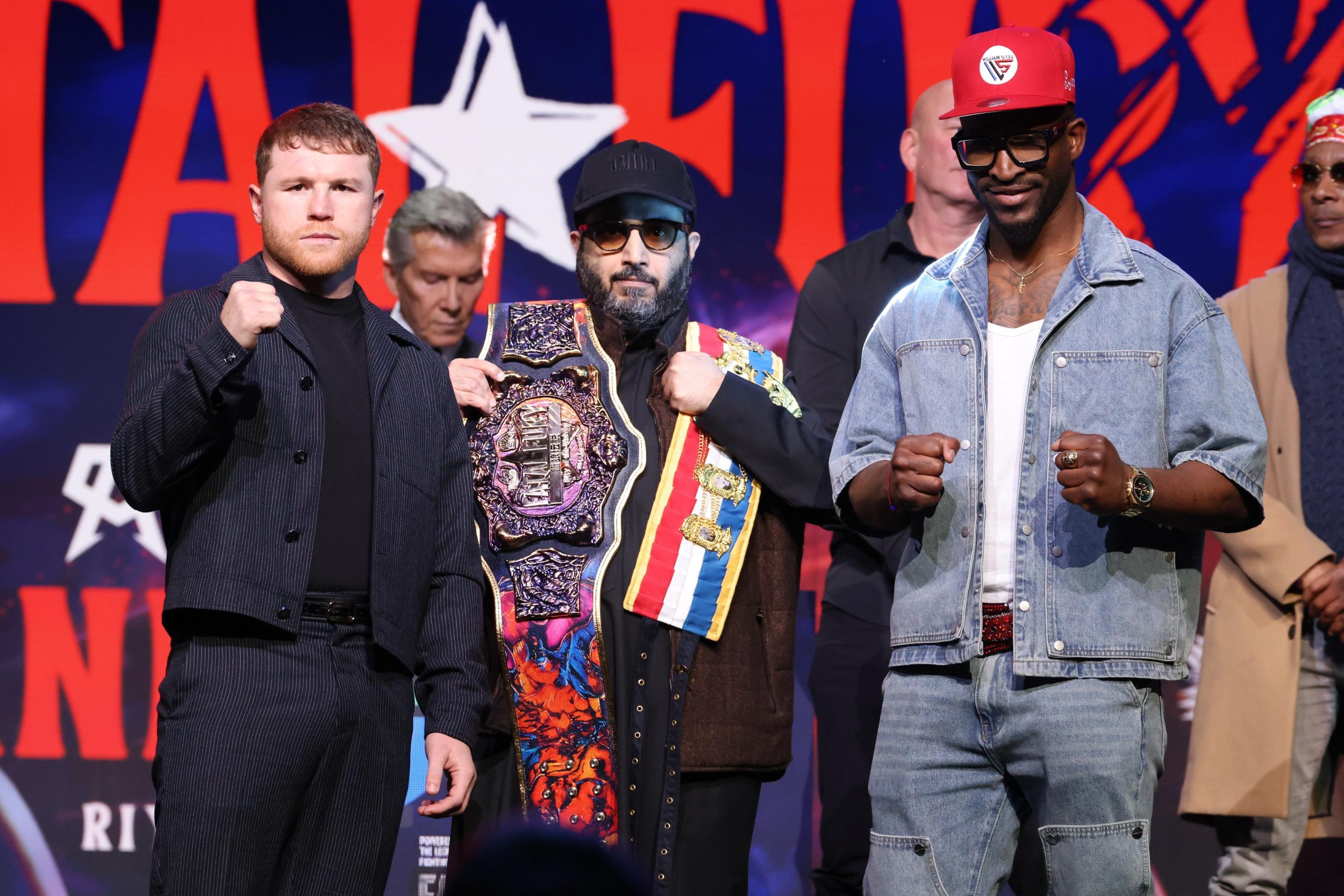 كانيلو وسكل يواجهان بعضهما في نيويورك قبل المواجهة في الرياض